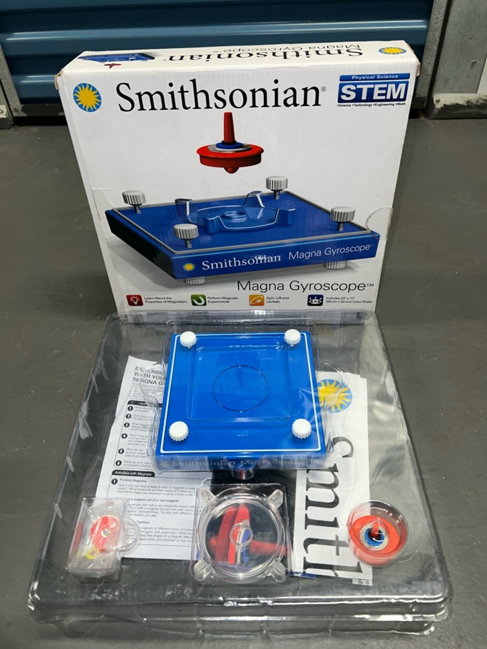 Smithsonian Magna Gyroscope - Blue Base with Red Tops